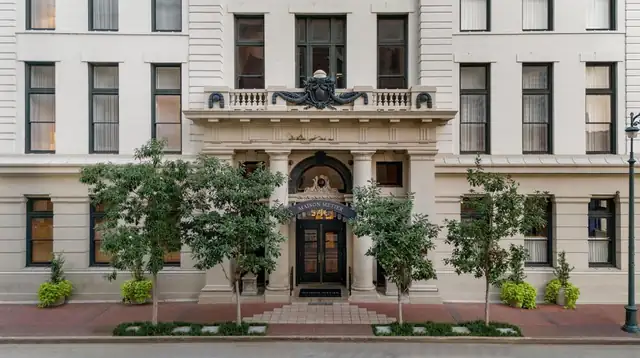Maison Métier a New Orleans, facciata classica con ingresso centrale