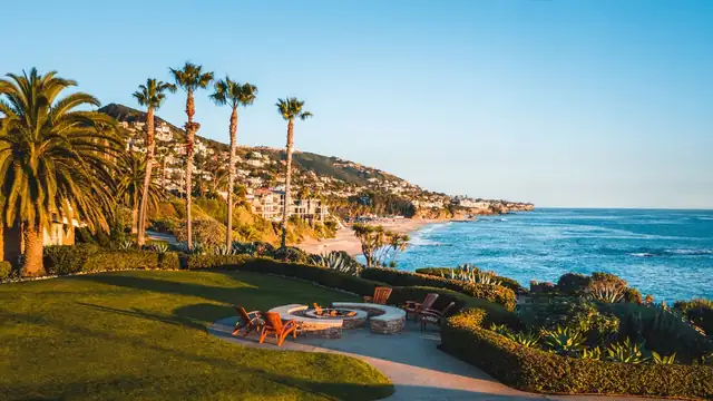 Montage Laguna Beach a Laguna Beach, vista costiera con prato curato