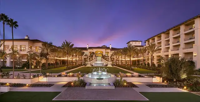 Park Hyatt Aviara a Carlsbad, hotel con fontana centrale e palme